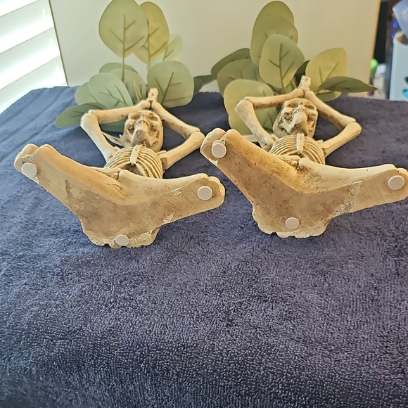 New Bundle of 2 12" Ceramic Yoga Skeletons with Greenery Halloween Decor - Picture 14 of 16